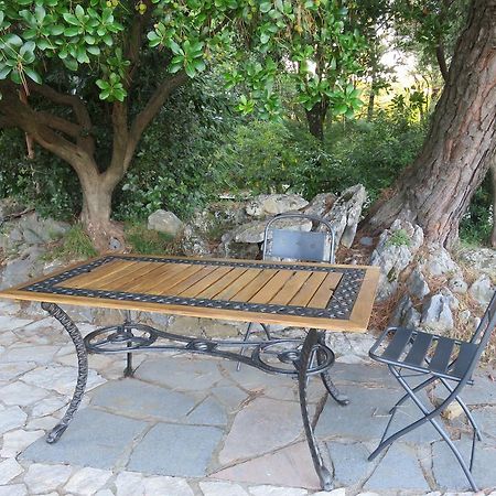 レーリチ Agriturismo "La Rosa Canina" Bed & Breakfast エクステリア 写真
