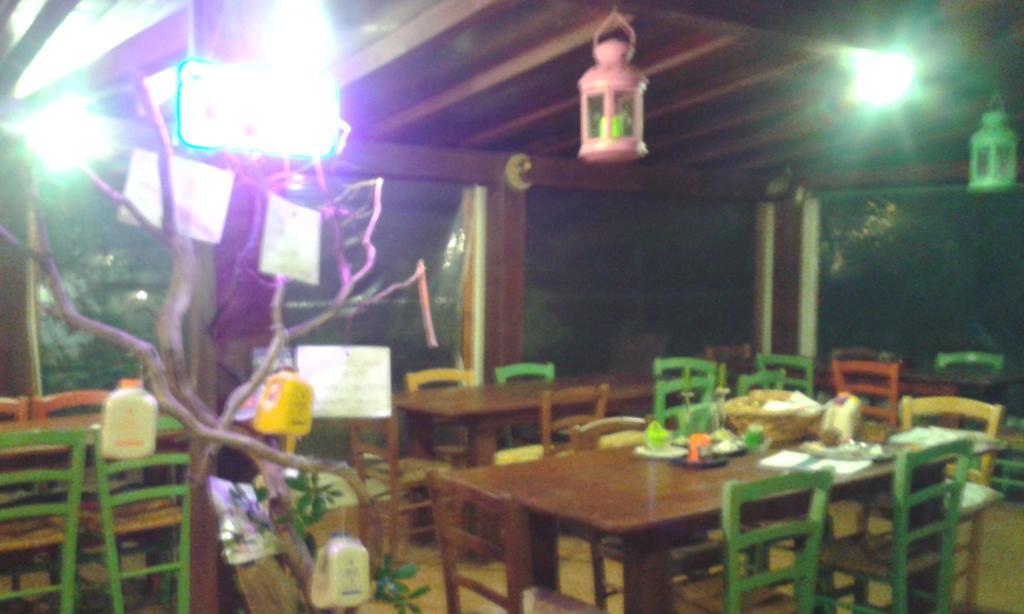 レーリチ Agriturismo "La Rosa Canina" Bed & Breakfast エクステリア 写真