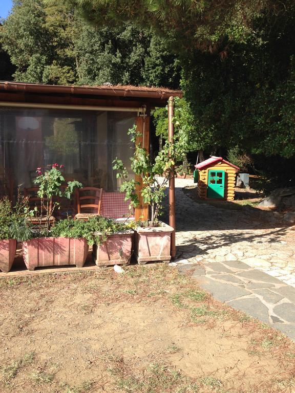 レーリチ Agriturismo "La Rosa Canina" Bed & Breakfast エクステリア 写真