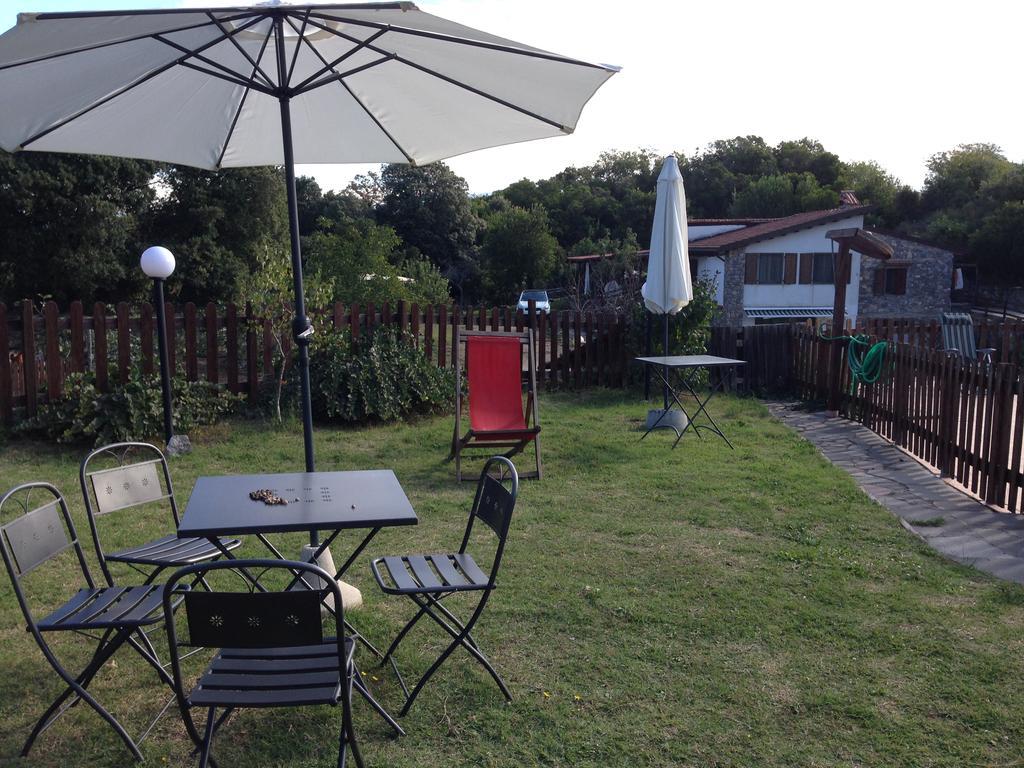 レーリチ Agriturismo "La Rosa Canina" Bed & Breakfast エクステリア 写真