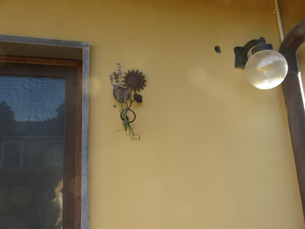 レーリチ Agriturismo "La Rosa Canina" Bed & Breakfast エクステリア 写真