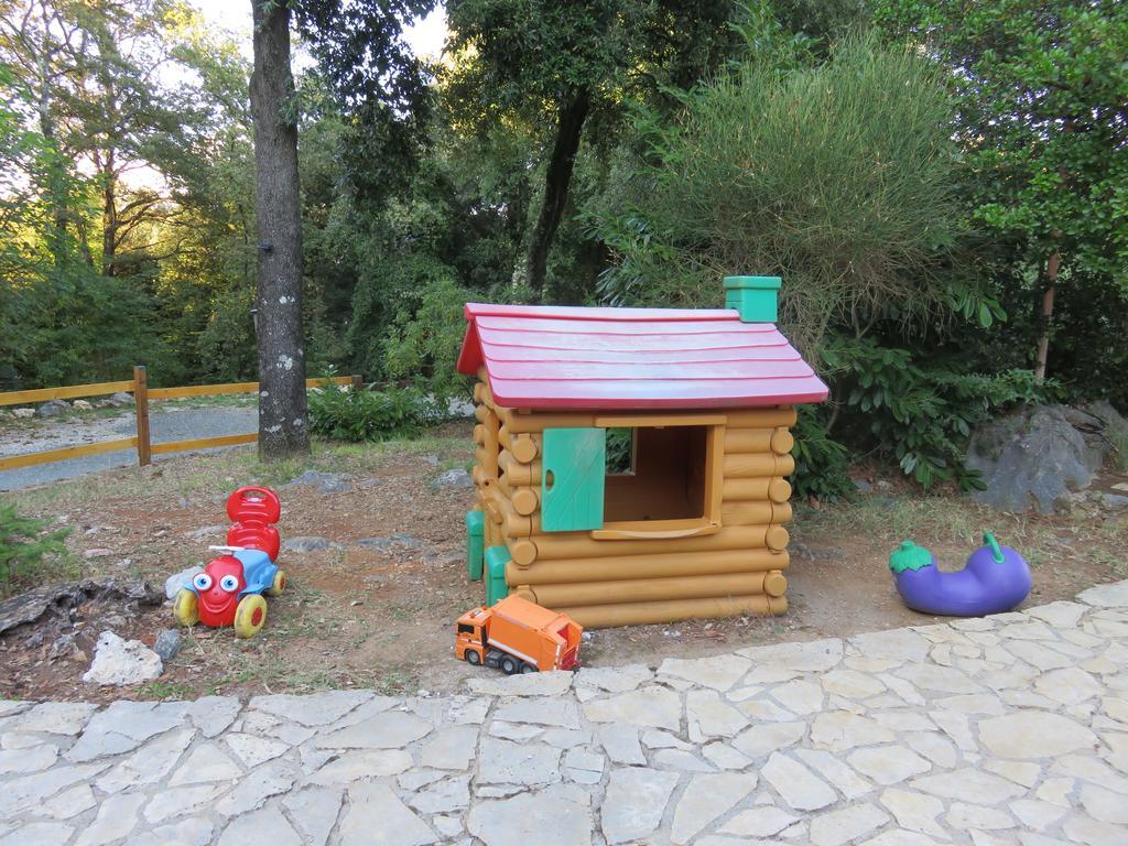 レーリチ Agriturismo "La Rosa Canina" Bed & Breakfast エクステリア 写真
